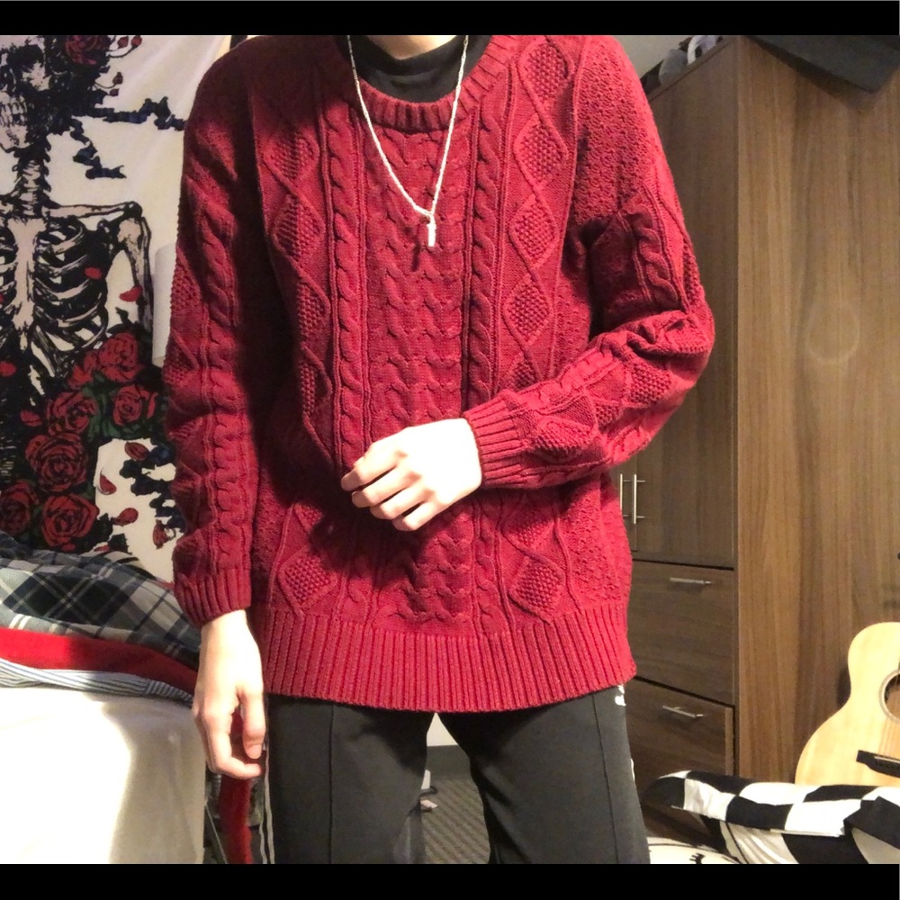 BDG maroon sweater